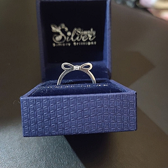925 BowKnot White Zircon Ring - Picture 2 of 5